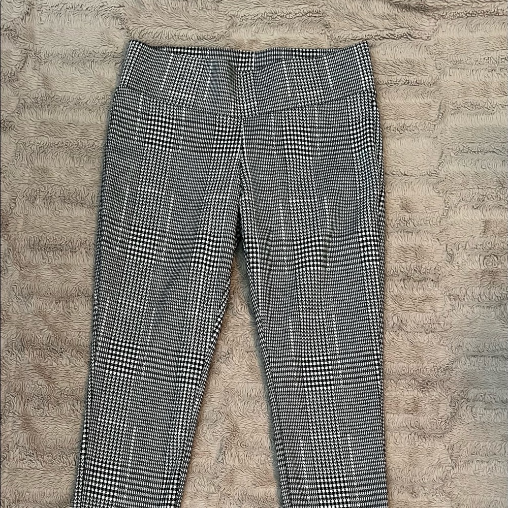MeMoi Crop Pull On Pant Size S/M Stretch - Houndstooth Print